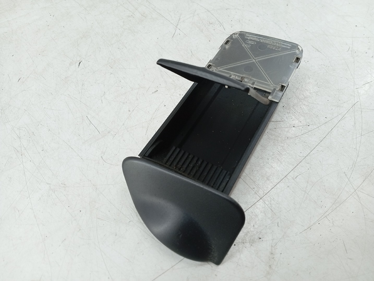 Cinzeiro FORD FOCUS Caixa/Combi (DNW) | 98 - 05 Imagem-3