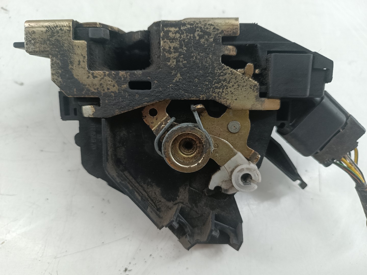 Fecho da Porta Frente Direito FORD FOCUS Caixa/Combi (DNW) | 98 - 05 Imagem-1
