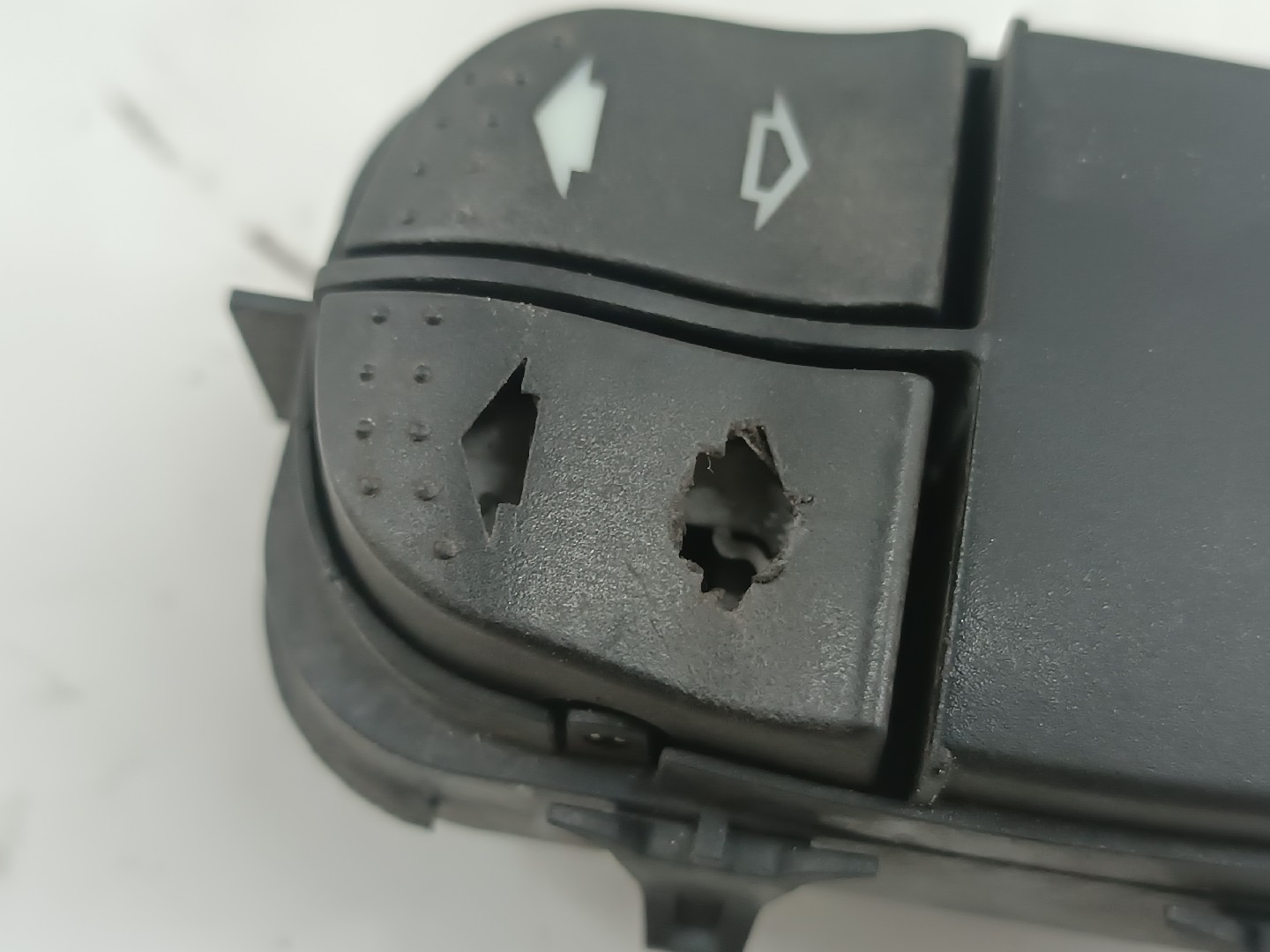 Interruptor Vidros Frente Esquerdo FORD FOCUS Caixa/Combi (DNW) | 98 - 05 Imagem-4