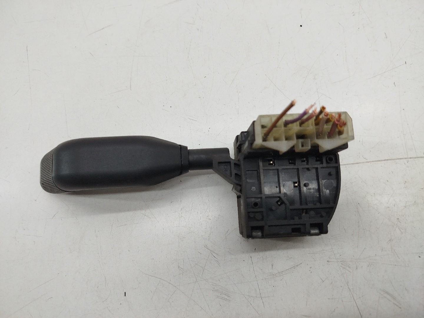Comutador de limpa-para-brisas RENAULT CLIO I Caixa (S57_) | 91 - 98 Imagem-2
