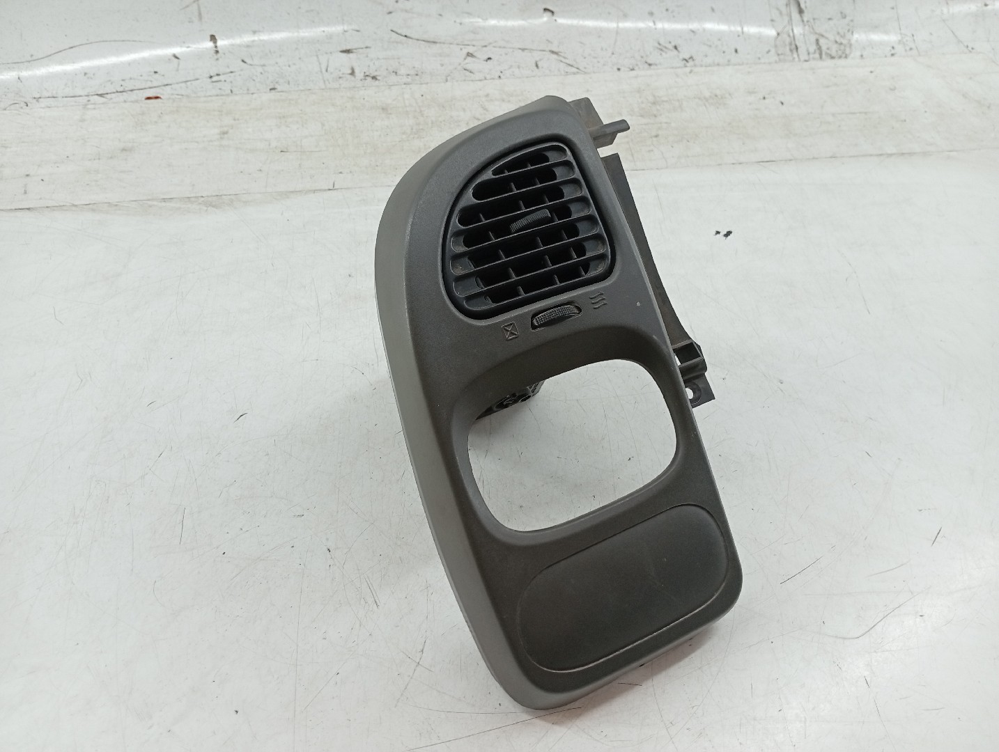Difusor de ar FORD TRANSIT Caixa (FA_ _) | 00 - 06 Imagem-4