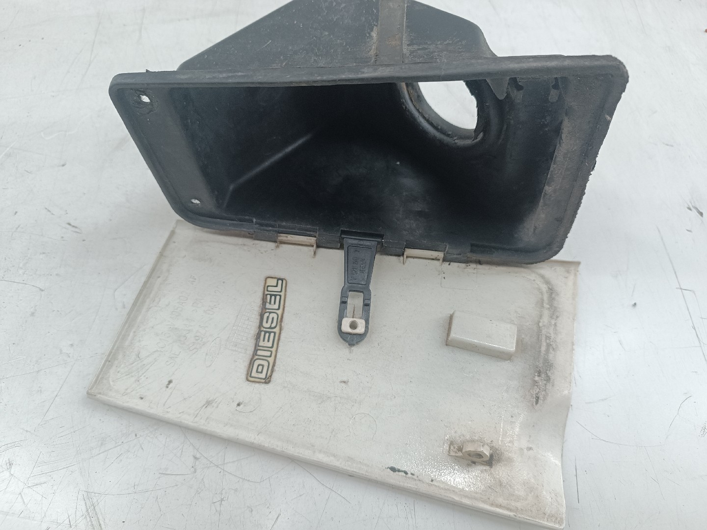 Tampa do Depósito de Combustível FORD TRANSIT Caixa (FA_ _) | 00 - 06 Imagem-4