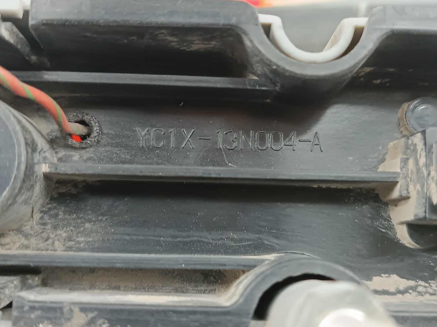 Farolim Stop Esquerdo FORD TRANSIT Caixa (FA_ _) | 00 - 06 Imagem-1