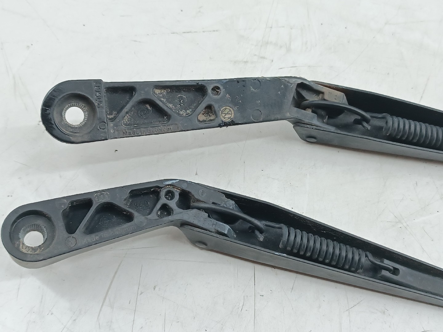 Braços das escovas frente VOLKSWAGEN GOLF III (1H1) | 91 - 98 Imagem-1