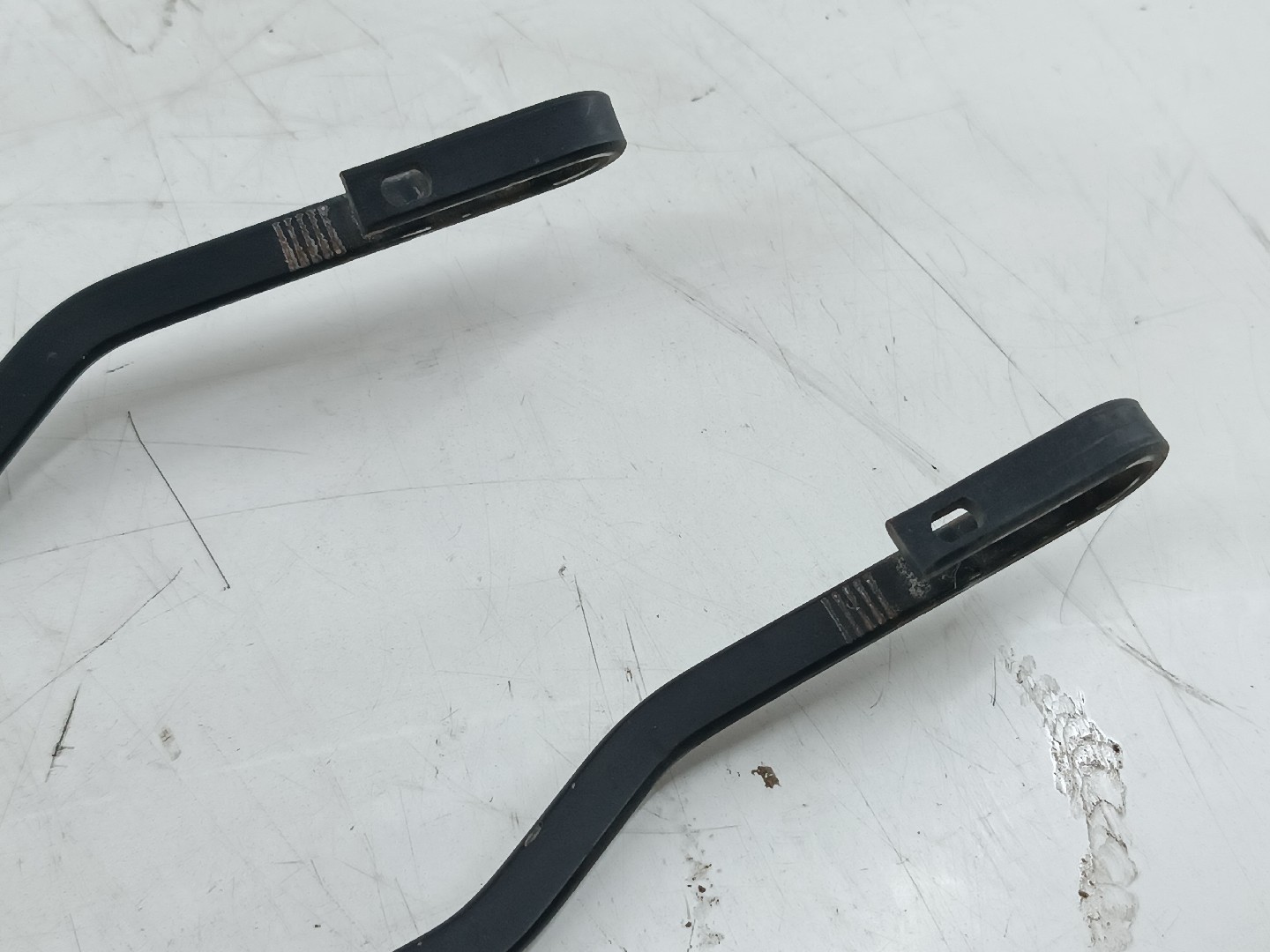 Braços das escovas frente VOLKSWAGEN GOLF III (1H1) | 91 - 98 Imagem-2