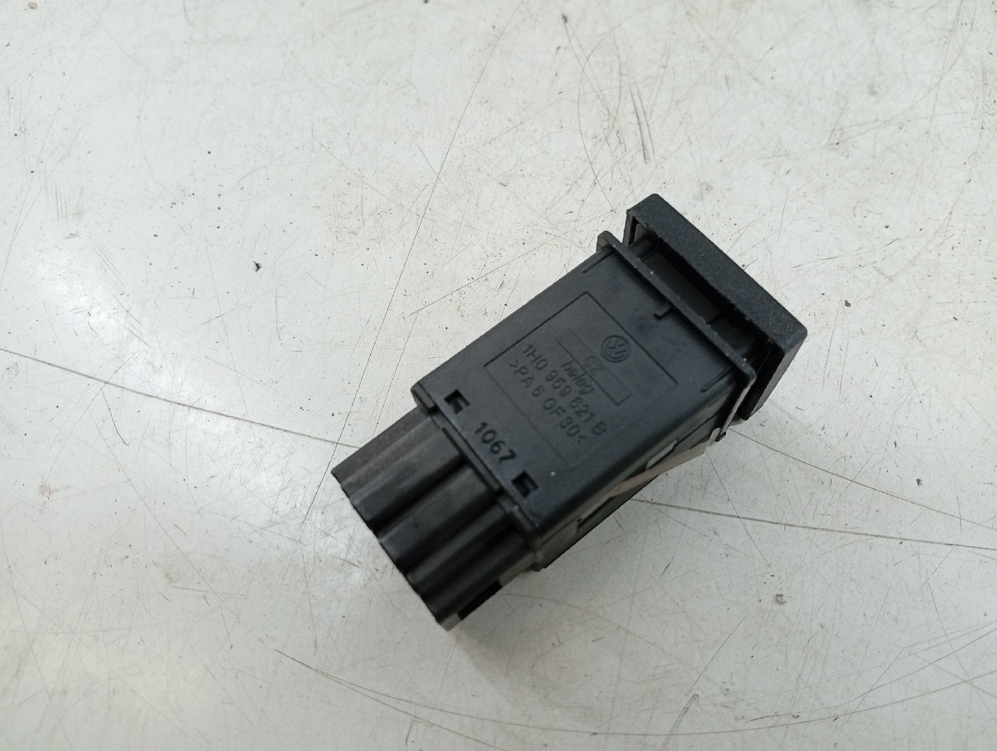 Botão desembaciador de vidro traseiro VOLKSWAGEN GOLF III (1H1) | 91 - 98 Imagem-4