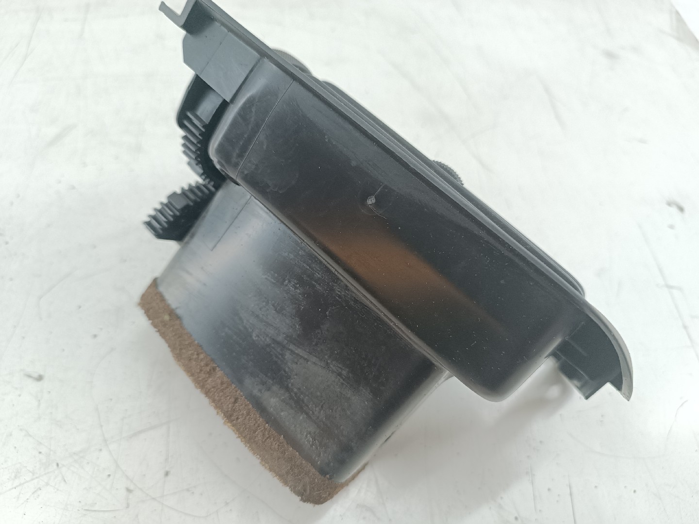 Difusor de ar esquerdo VOLKSWAGEN GOLF III (1H1) | 91 - 98 Imagem-4