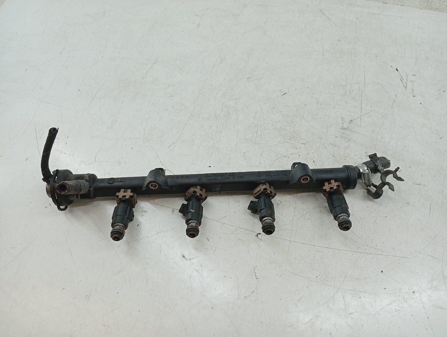 Regua Injectora VOLKSWAGEN GOLF III (1H1) | 91 - 98 Imagem-1