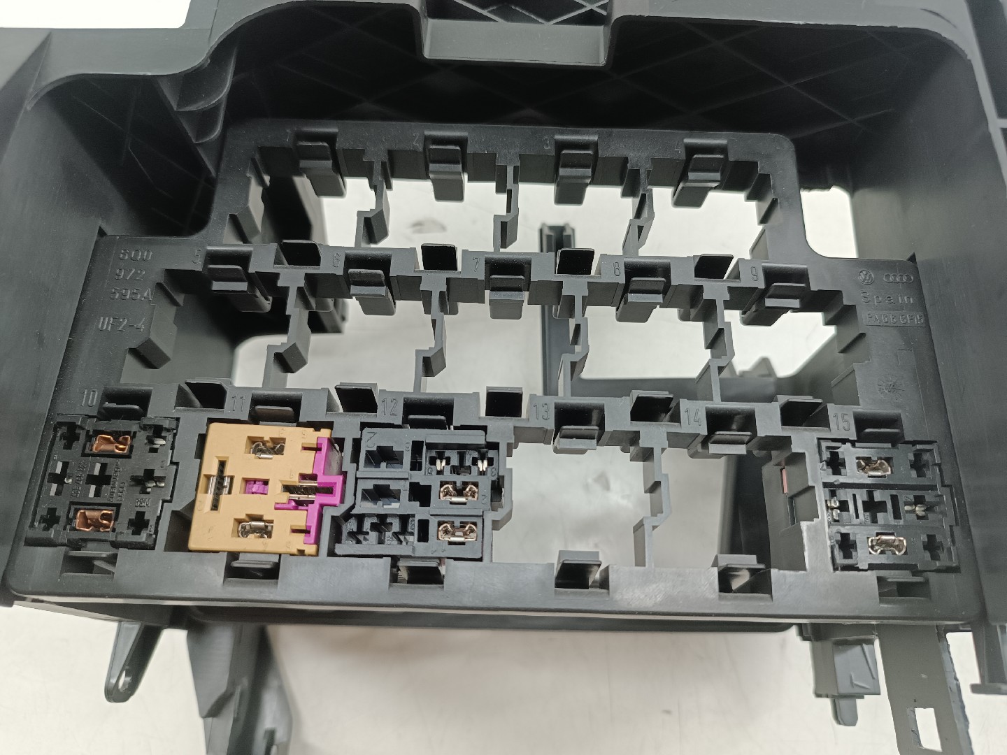 Suporte de relés/ fusíveis VOLKSWAGEN POLO (9N_) | 01 - 14 Imagem-1