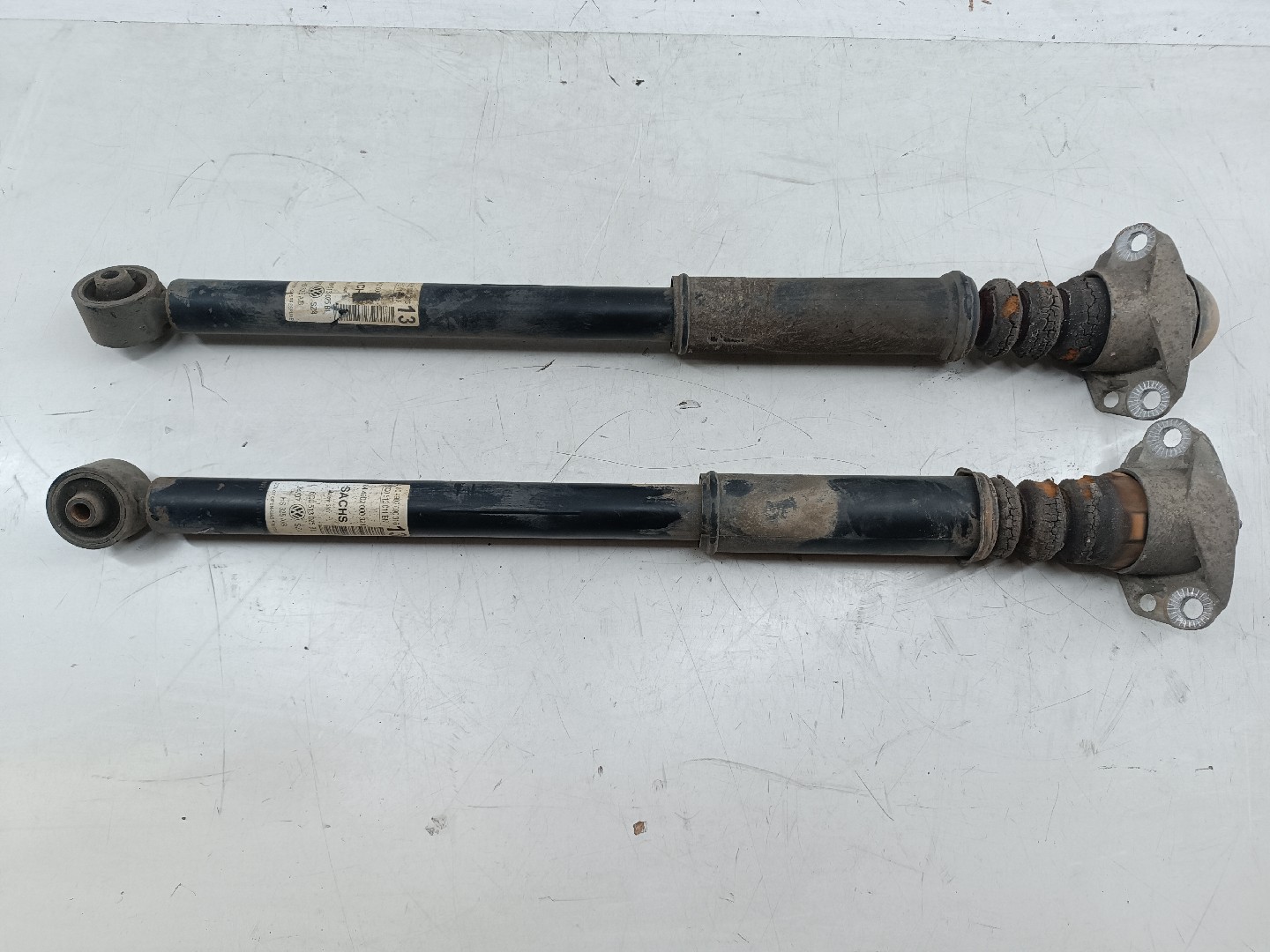 Amortecedores traseiros VOLKSWAGEN POLO (9N_) | 01 - 14