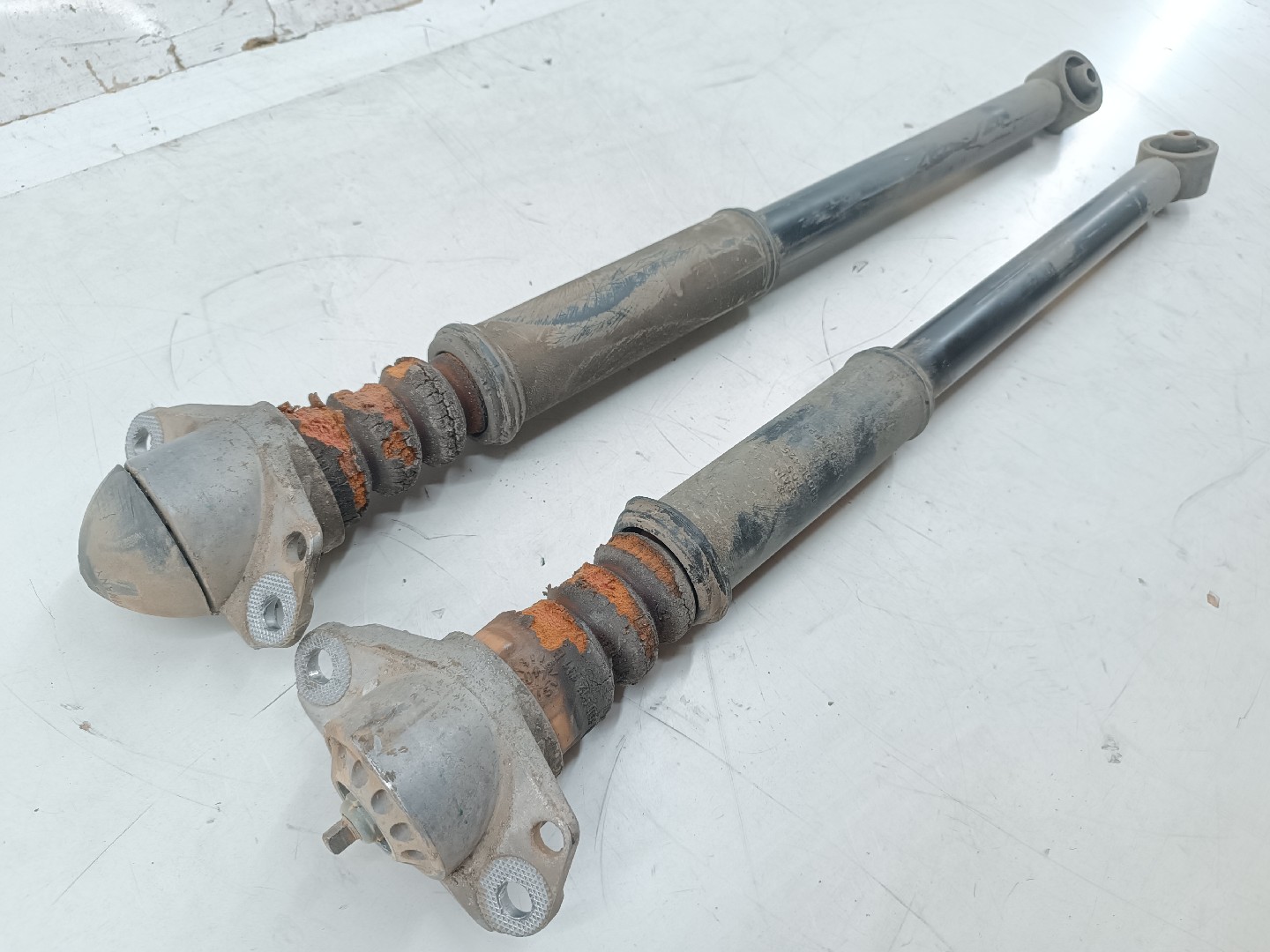 Amortecedores traseiros VOLKSWAGEN POLO (9N_) | 01 - 14 Imagem-5