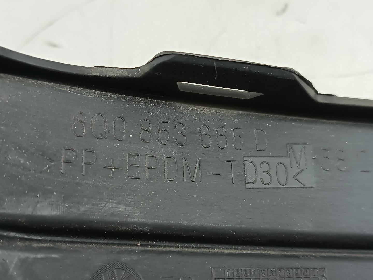 Grelha de para-choques VOLKSWAGEN POLO (9N_) | 01 - 14 Imagem-1