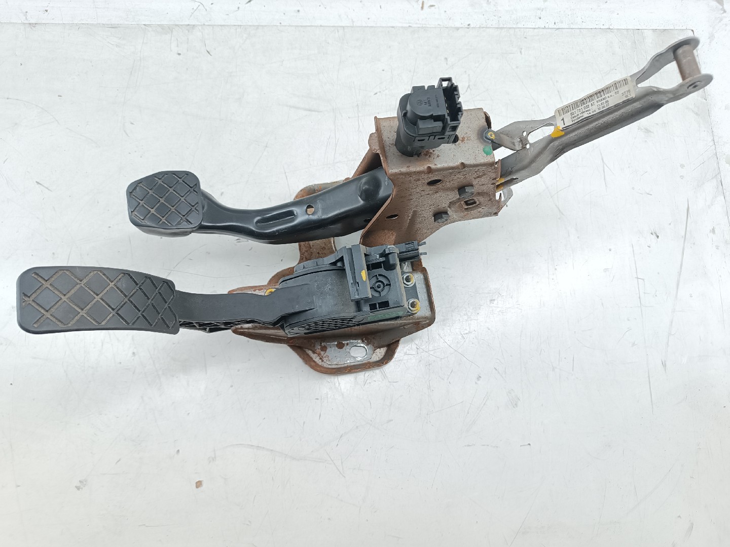 Pedal acelerador e travão VOLKSWAGEN POLO (9N_) | 01 - 14