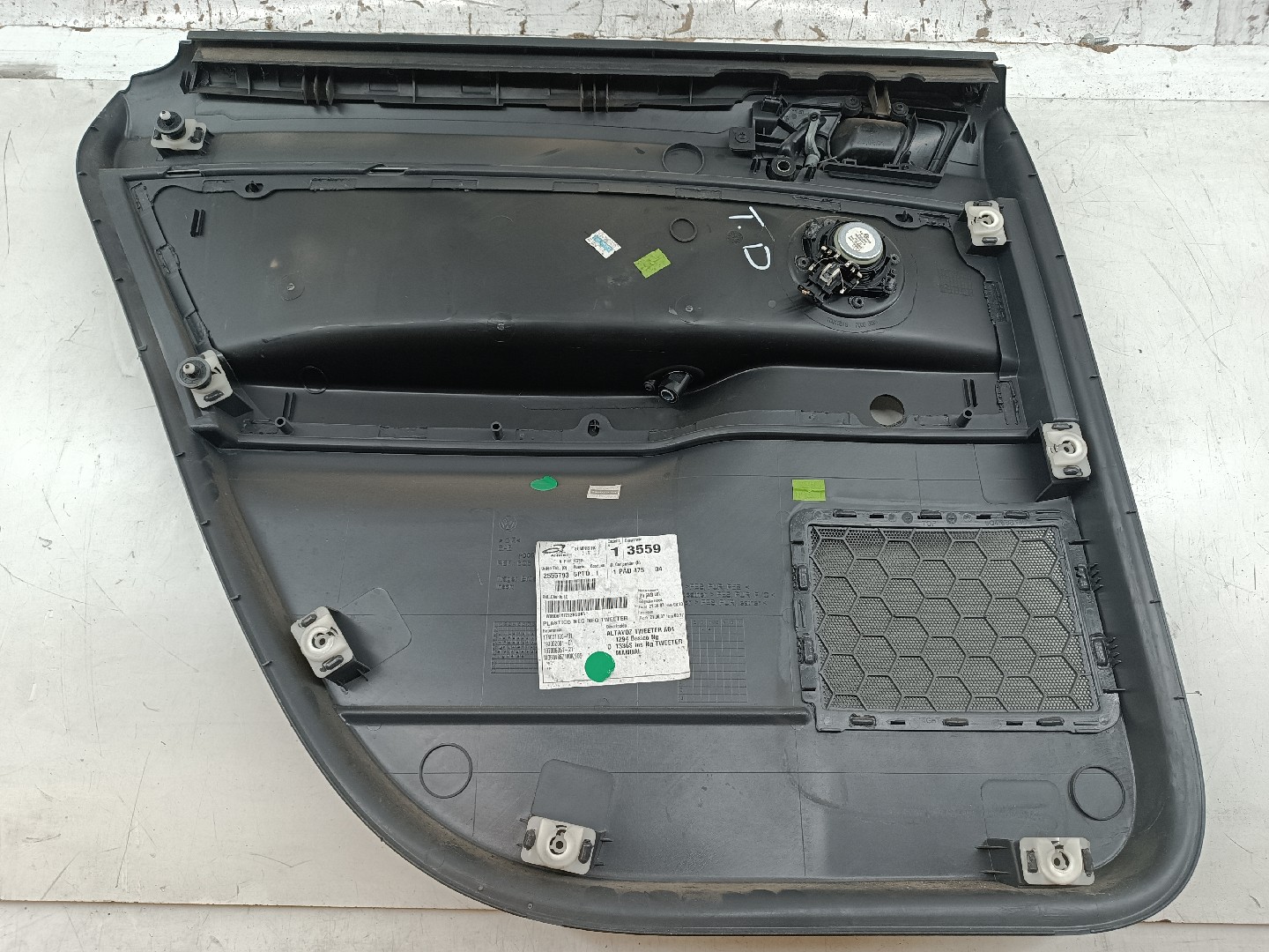 Quartela de porta trás direita VOLKSWAGEN POLO (9N_) | 01 - 14