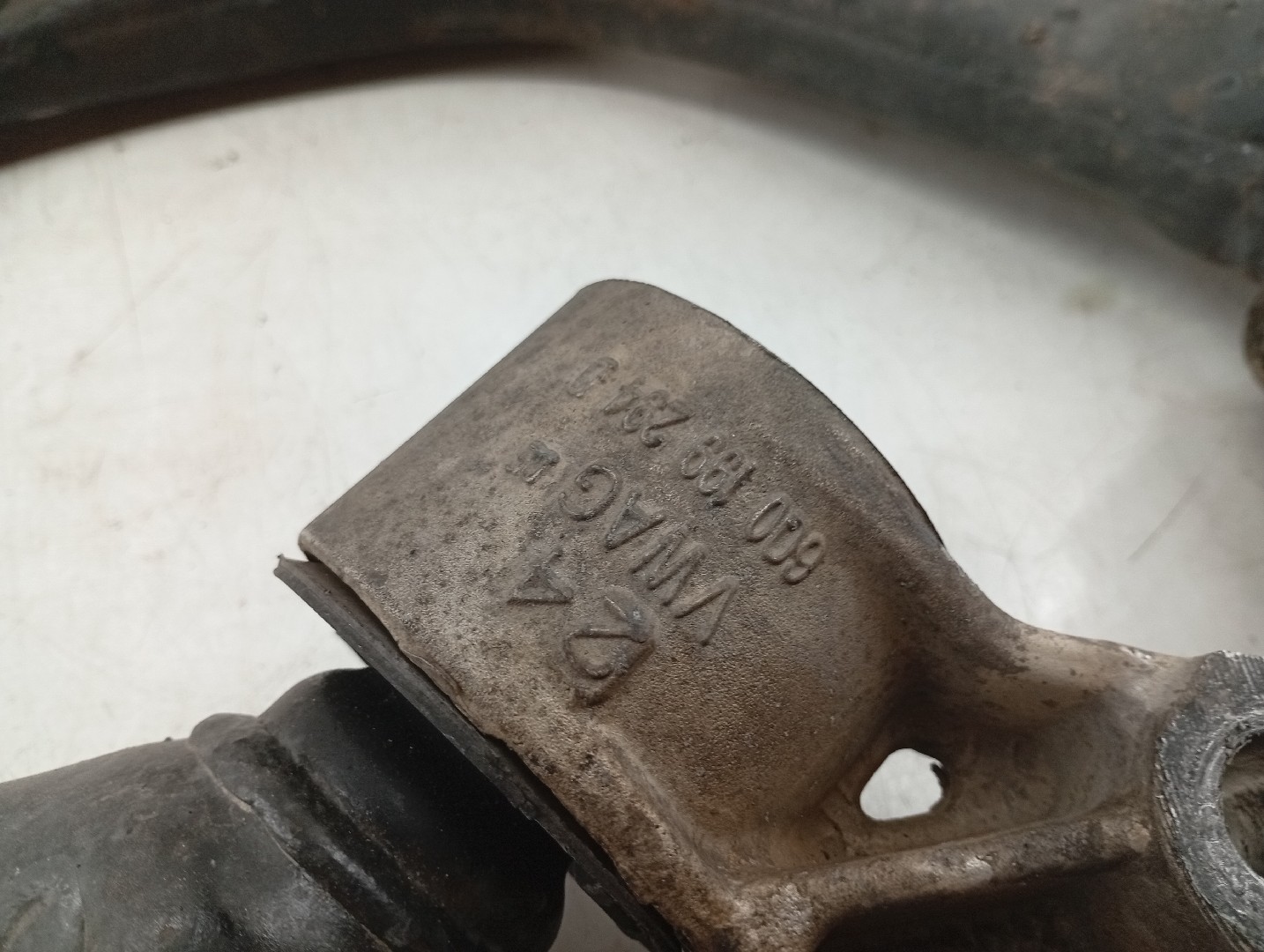 Braço de suspensão esquerdo e direito VOLKSWAGEN POLO (9N_) | 01 - 14 Imagem-1