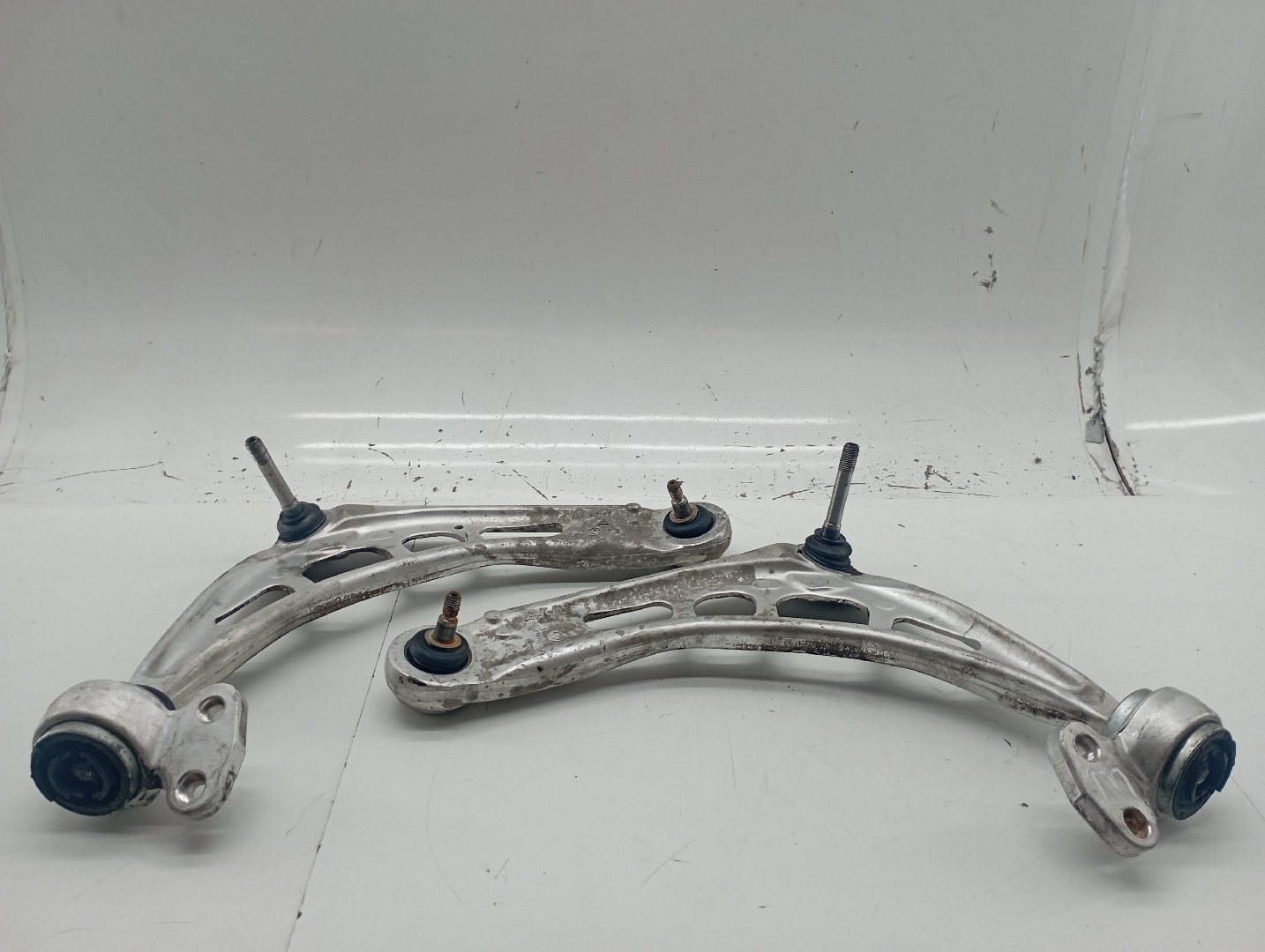 Braço de suspensão esquerdo e direito BMW 3 Compact (E46) | 01 - 05 Imagem-1
