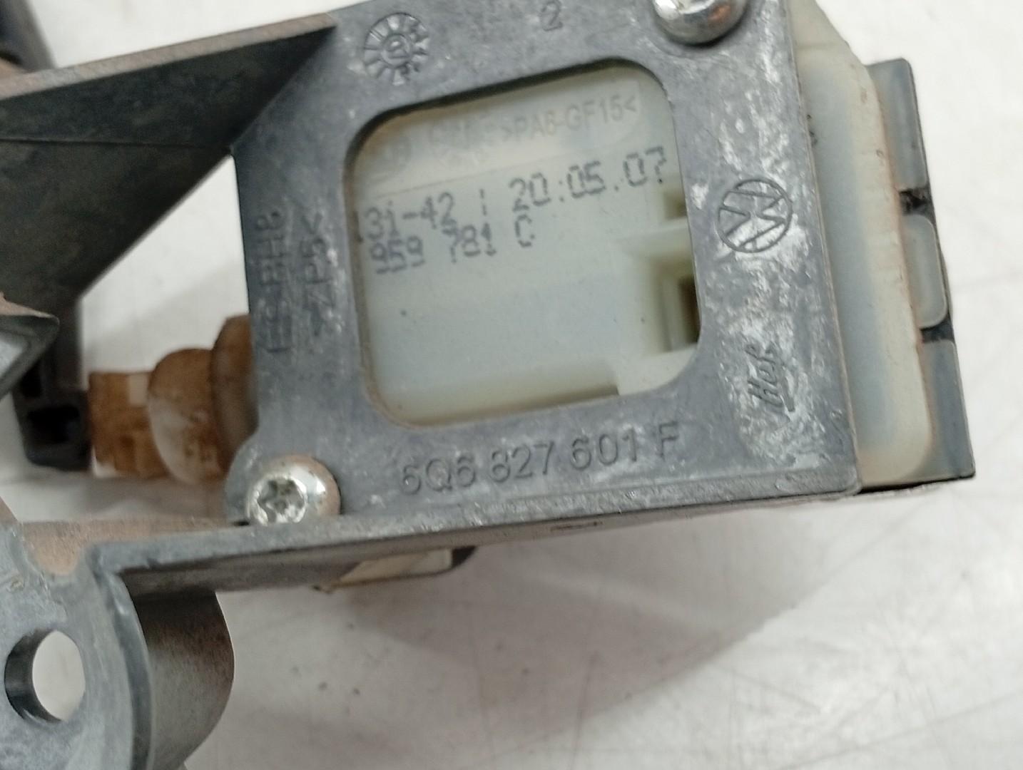 Motor de fecho da mala VOLKSWAGEN POLO (9N_) | 01 - 14 Imagem-1