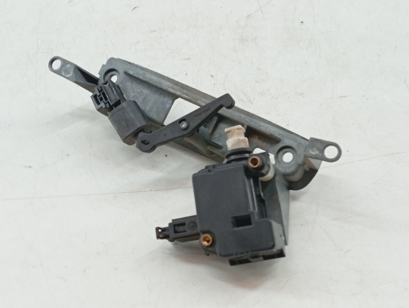 Motor de fecho da mala VOLKSWAGEN POLO (9N_) | 01 - 14 Imagem-4