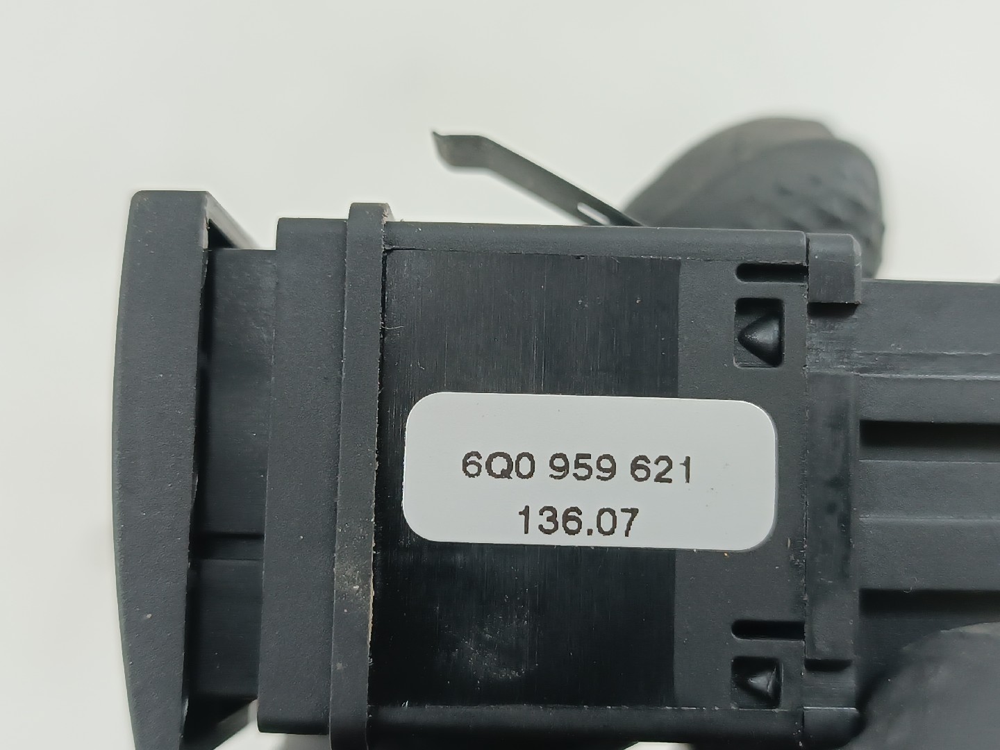 Botão desembaciador de vidro traseiro VOLKSWAGEN POLO (9N_) | 01 - 14 Imagem-1