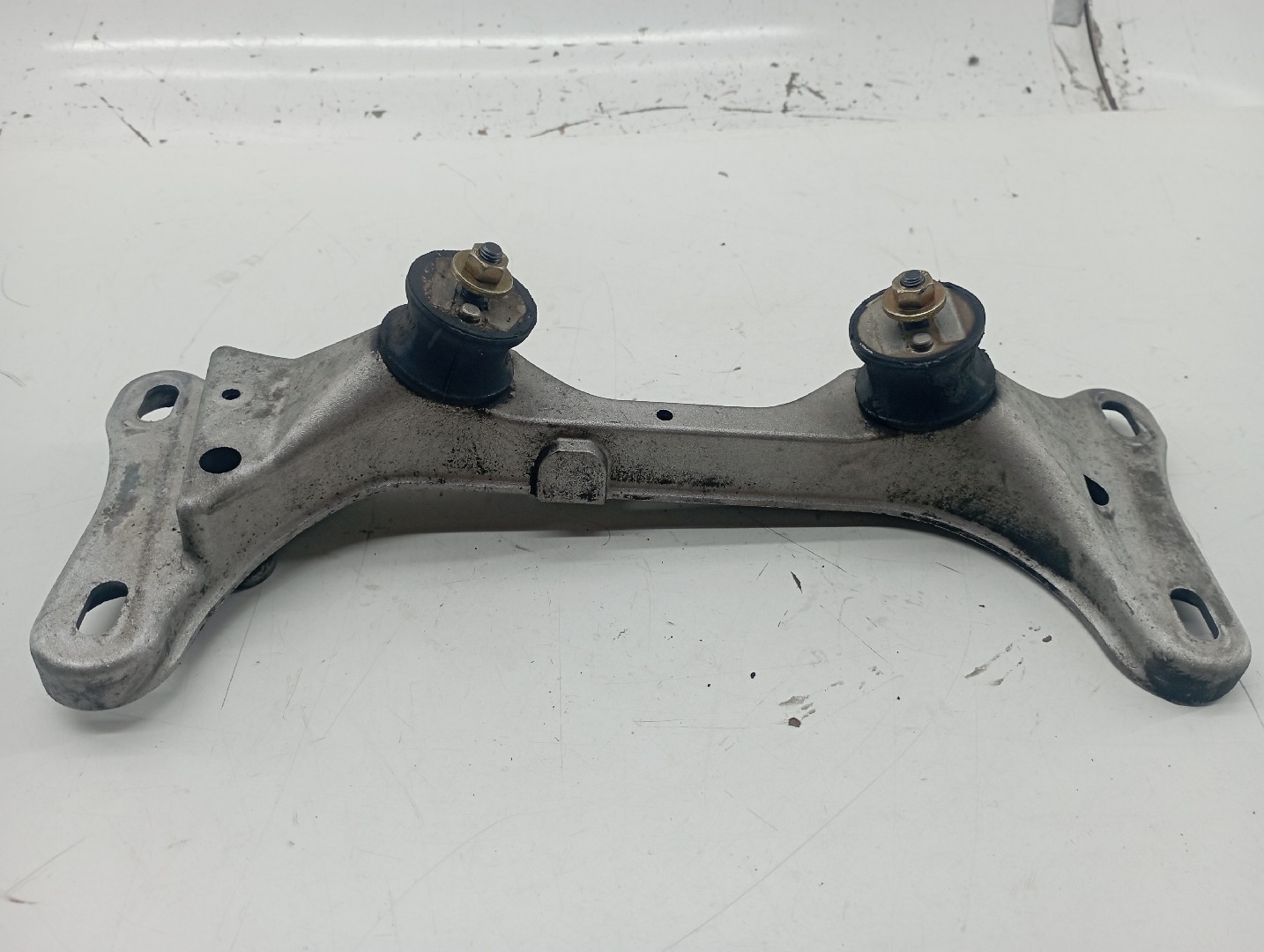 Suporte de apoio de caixa BMW 3 Compact (E46) | 01 - 05 Imagem-1