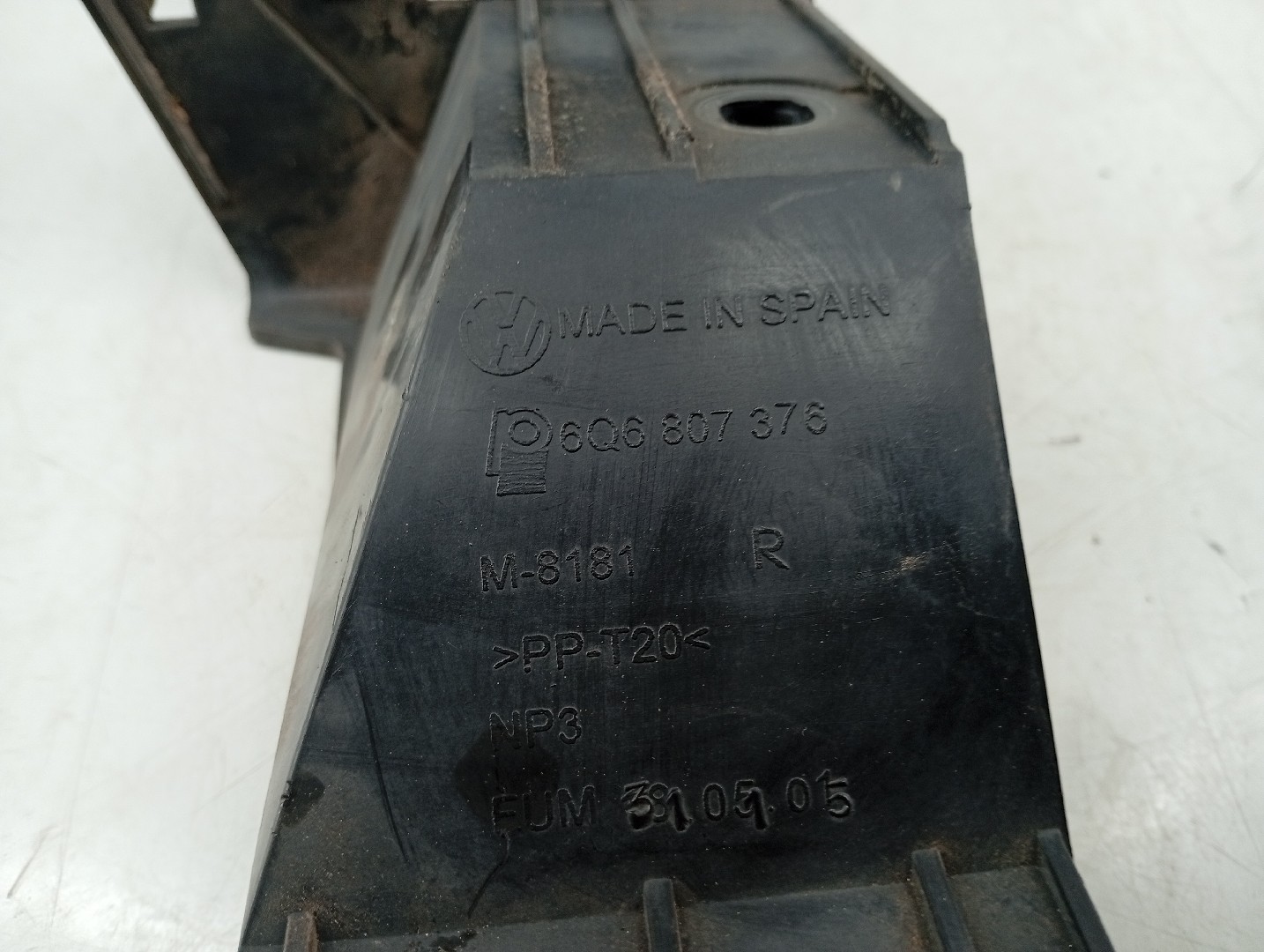 Guia de para-choques VOLKSWAGEN POLO (9N_) | 01 - 14 Imagem-2