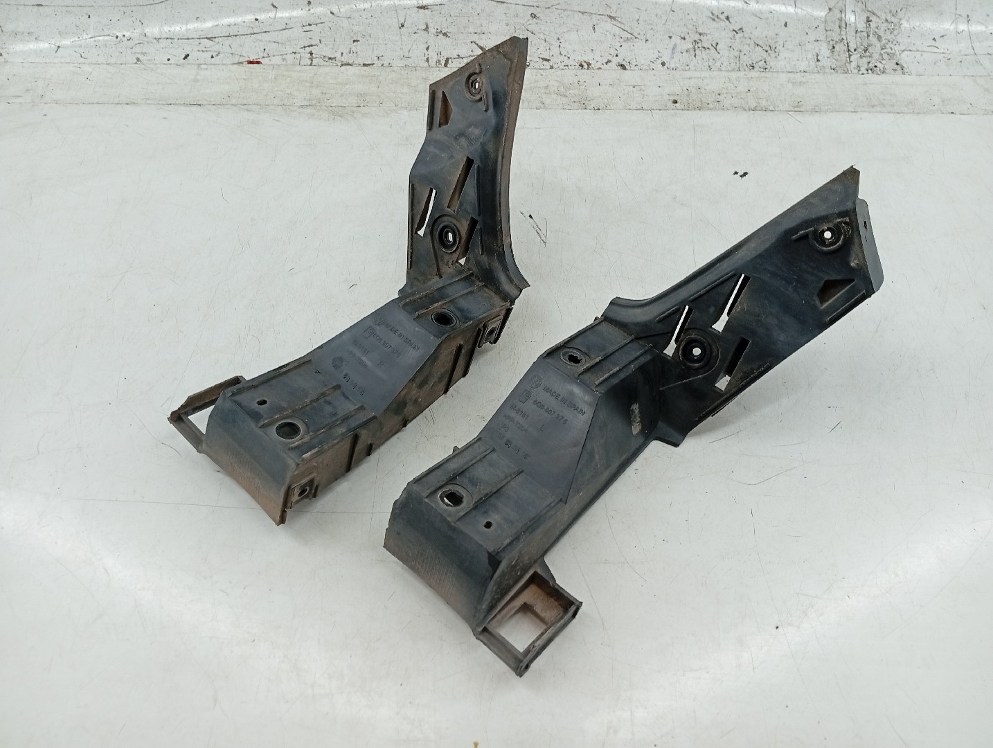 Guia de para-choques VOLKSWAGEN POLO (9N_) | 01 - 14