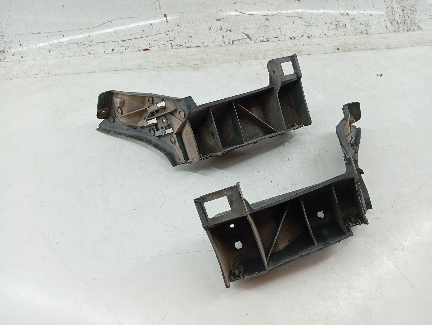 Guia de para-choques VOLKSWAGEN POLO (9N_) | 01 - 14 Imagem-4