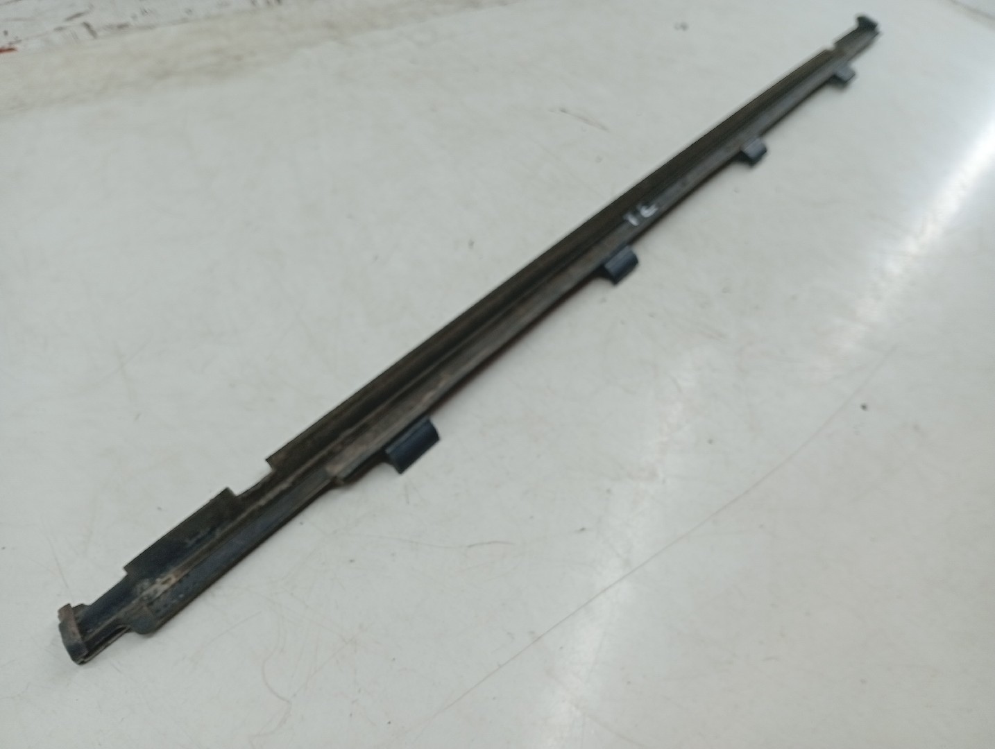 Raspador de vidro VOLKSWAGEN POLO (9N_) | 01 - 14 Imagem-2