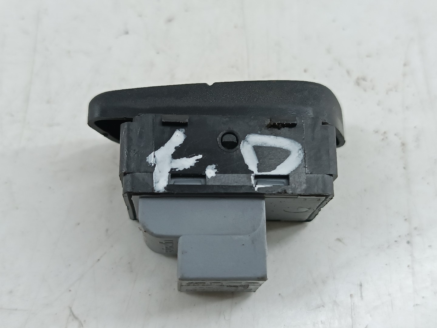 Comutador de vidro frente direito VOLKSWAGEN POLO (9N_) | 01 - 14 Imagem-1