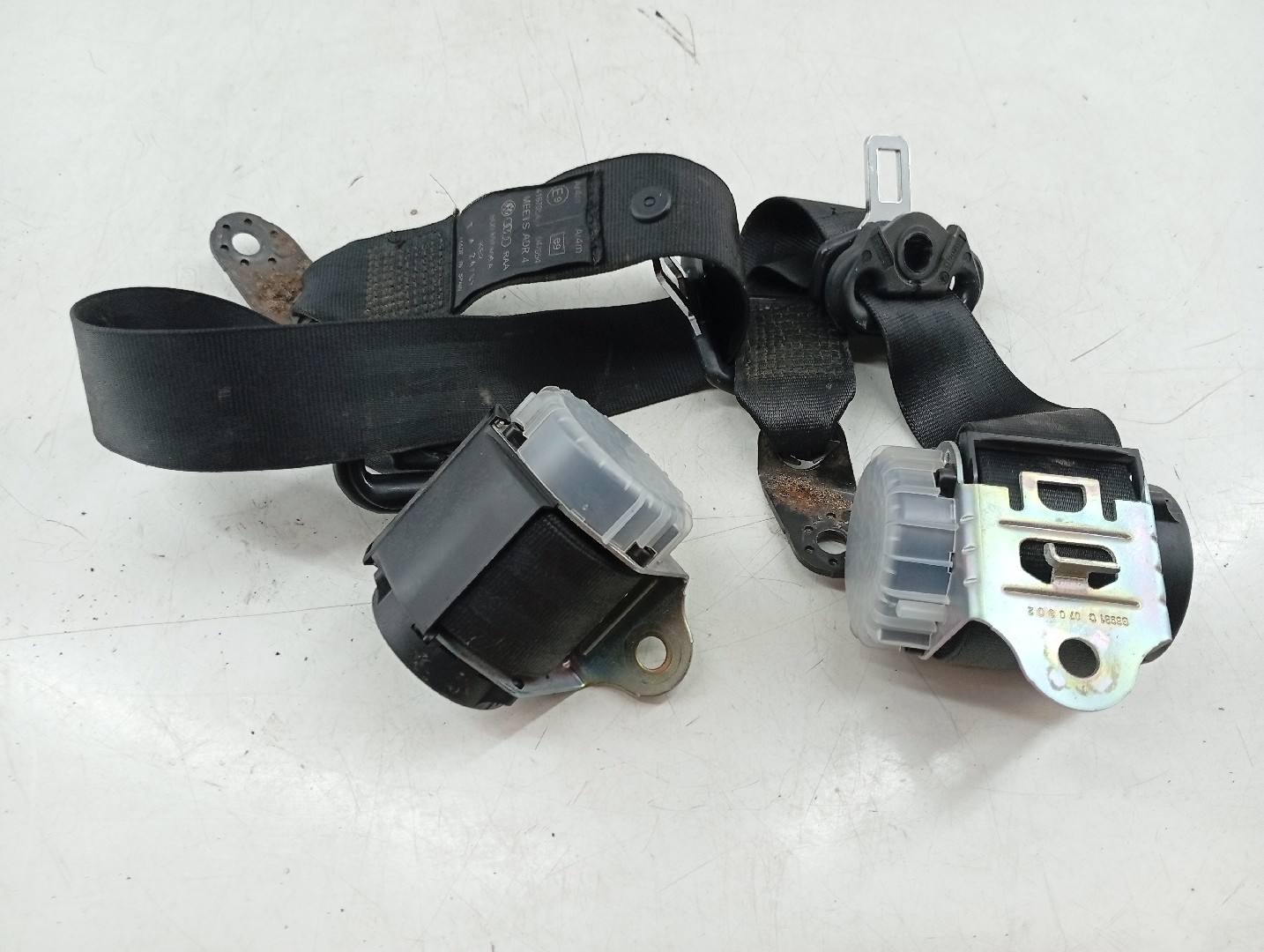 Cintos traseiros VOLKSWAGEN POLO (9N_) | 01 - 14 Imagem-2