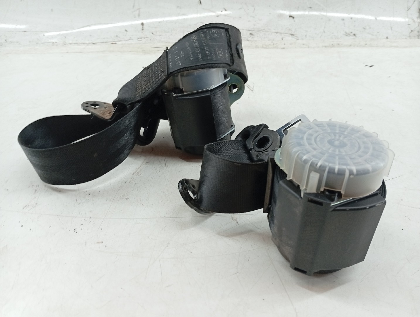 Cintos traseiros VOLKSWAGEN POLO (9N_) | 01 - 14 Imagem-1