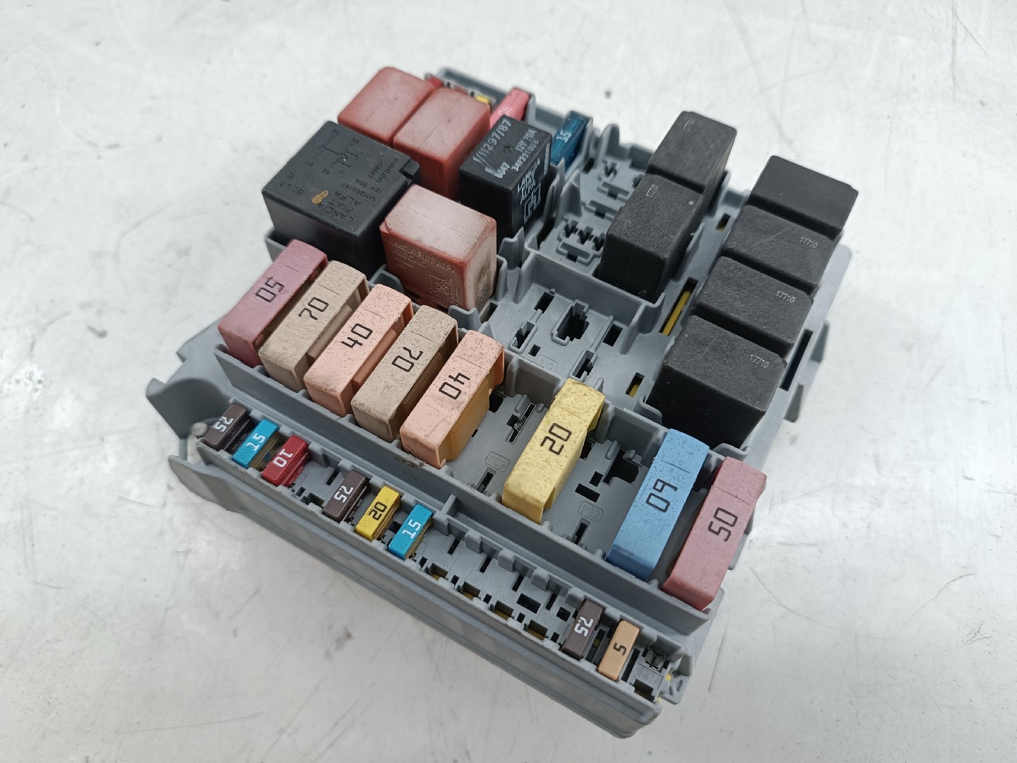 Caixa de fusíveis e relés LANCIA DELTA III (844_) | 08 - 14 Imagem-4