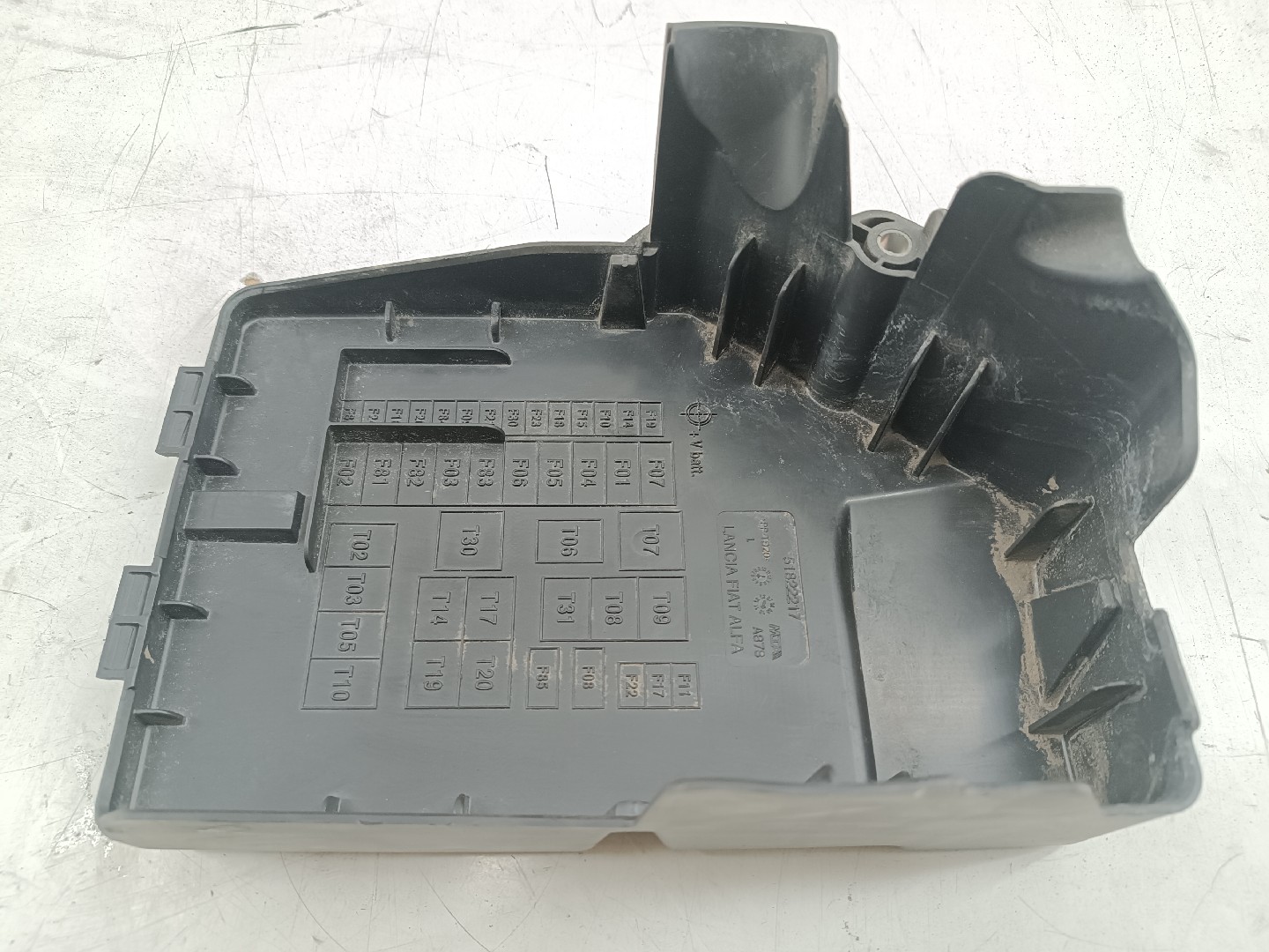 Tampa de caixa de fusiveis LANCIA DELTA III (844_) | 08 - 14 Imagem-1