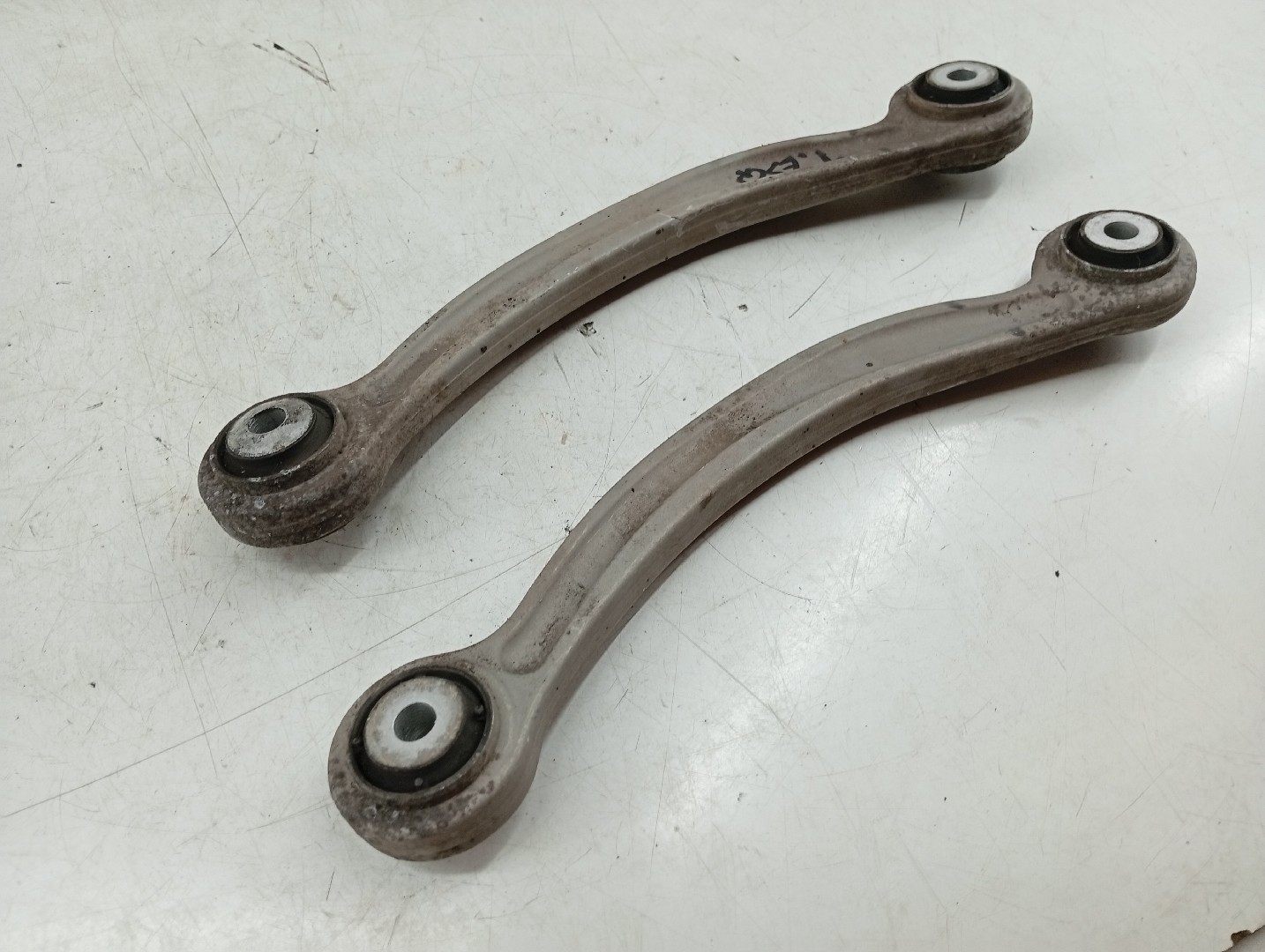 Braços de suspensão traseiros esquerdo / direito MERCEDES-BENZ C-CLASS (W204) | 07 - 15 Imagem-4