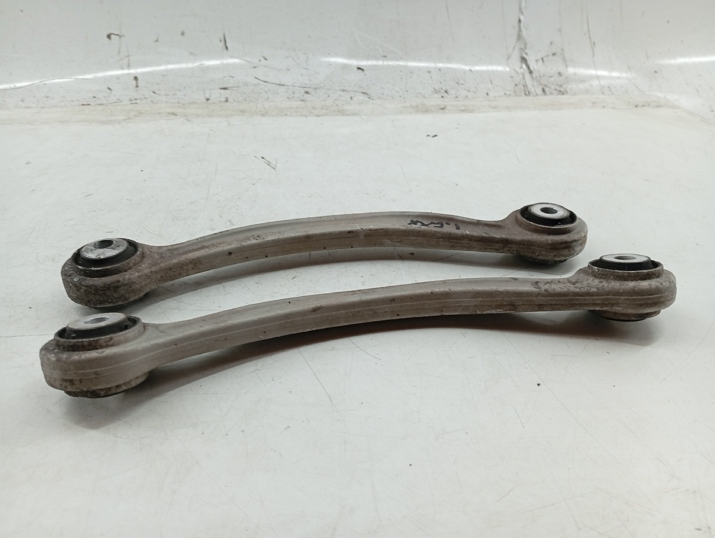 Braços de suspensão traseiros esquerdo / direito MERCEDES-BENZ C-CLASS (W204) | 07 - 15 Imagem-3