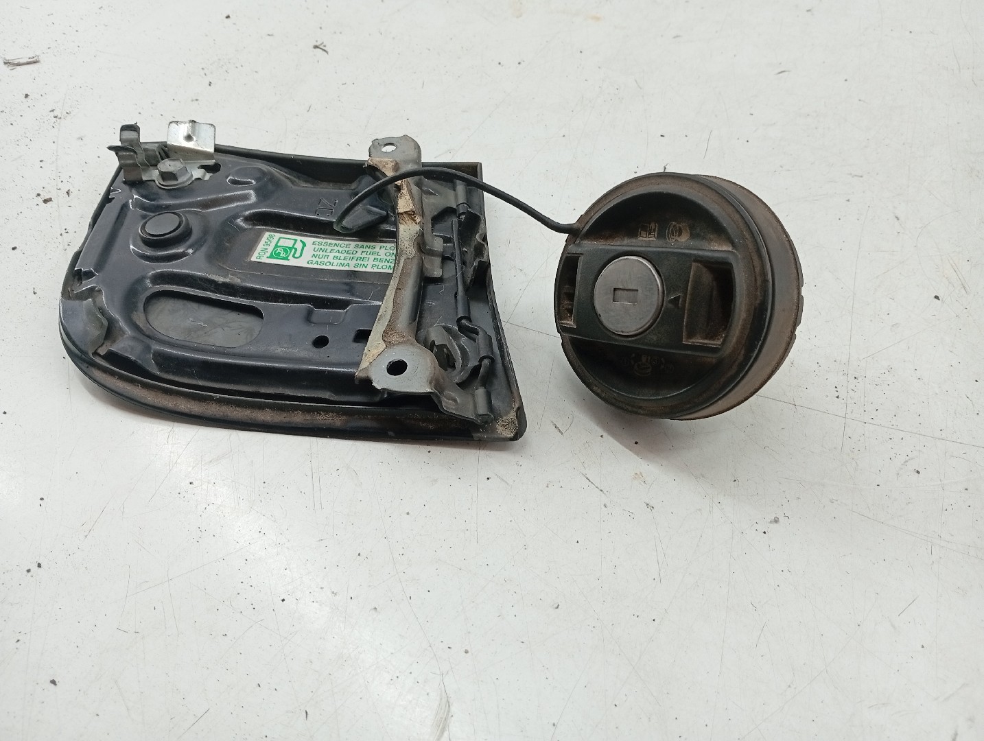 Tampa do deposito de combustível com tampão CITROEN C1 (PM_, PN_) | 05 - 14 Imagem-3