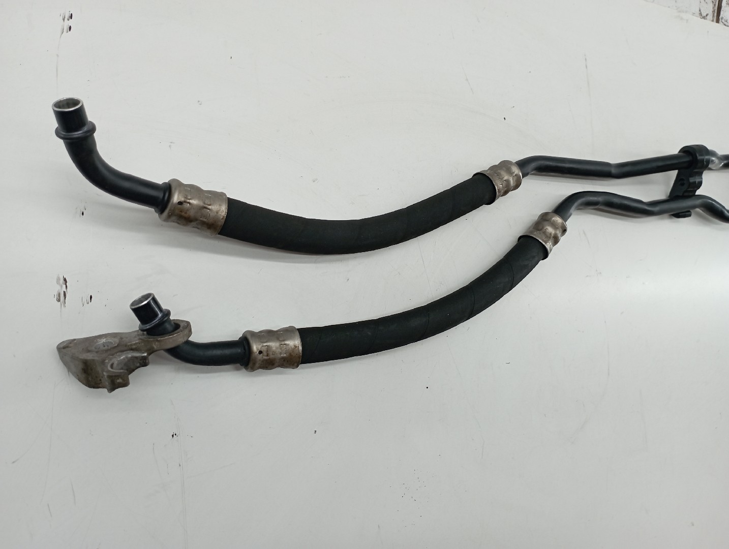 Tubos de direção assistida BMW 6 (E63) | 03 - 10 Imagem-1