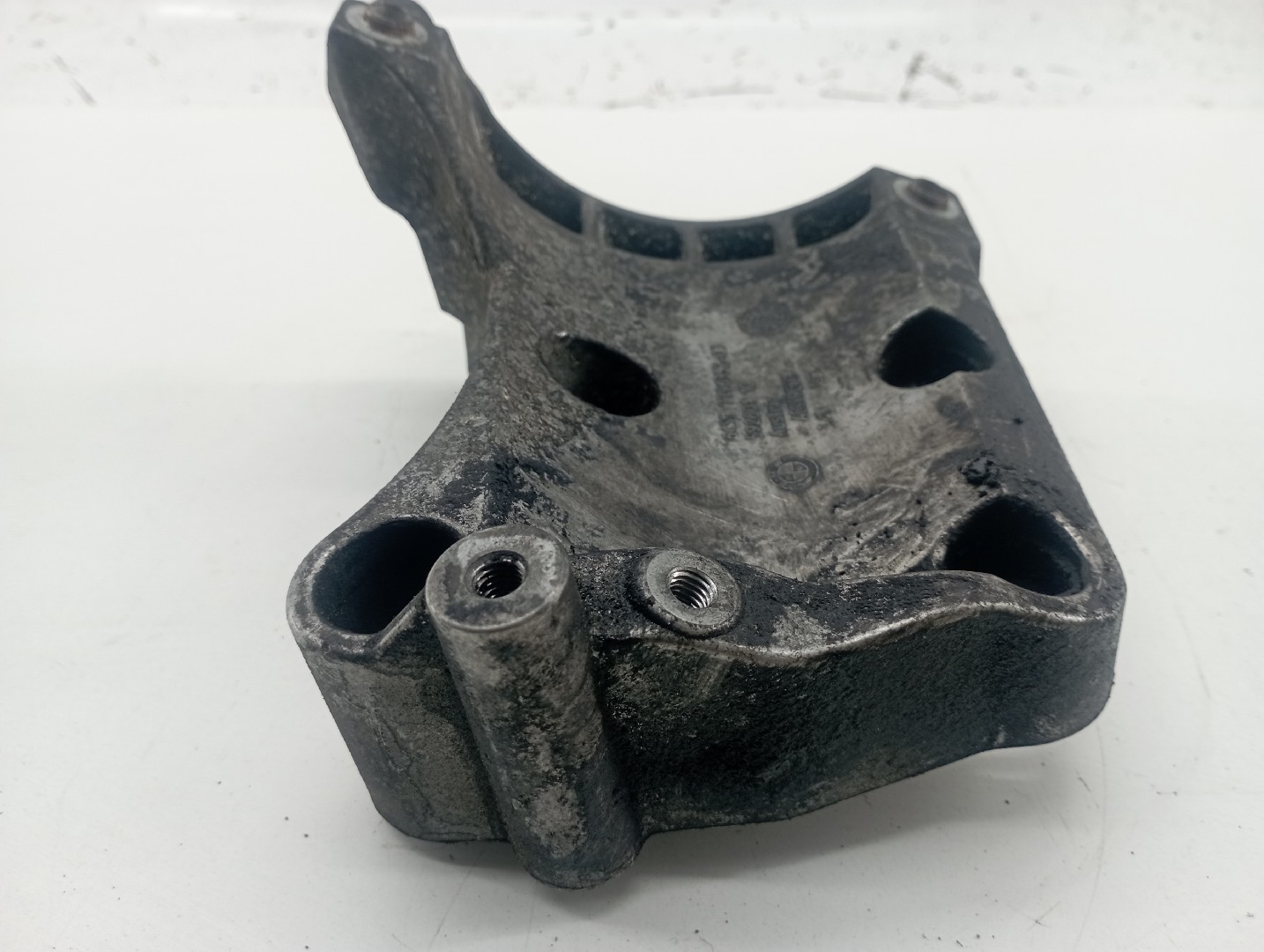 Suporte de Compressor de Ar Condicionado BMW 6 (E63) | 03 - 10 Imagem-3