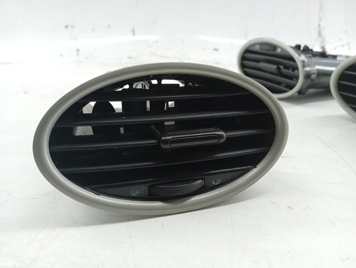 Difusor de ar FORD FOCUS II (DA_, HCP, DP) | 04 - 13 Imagem-4