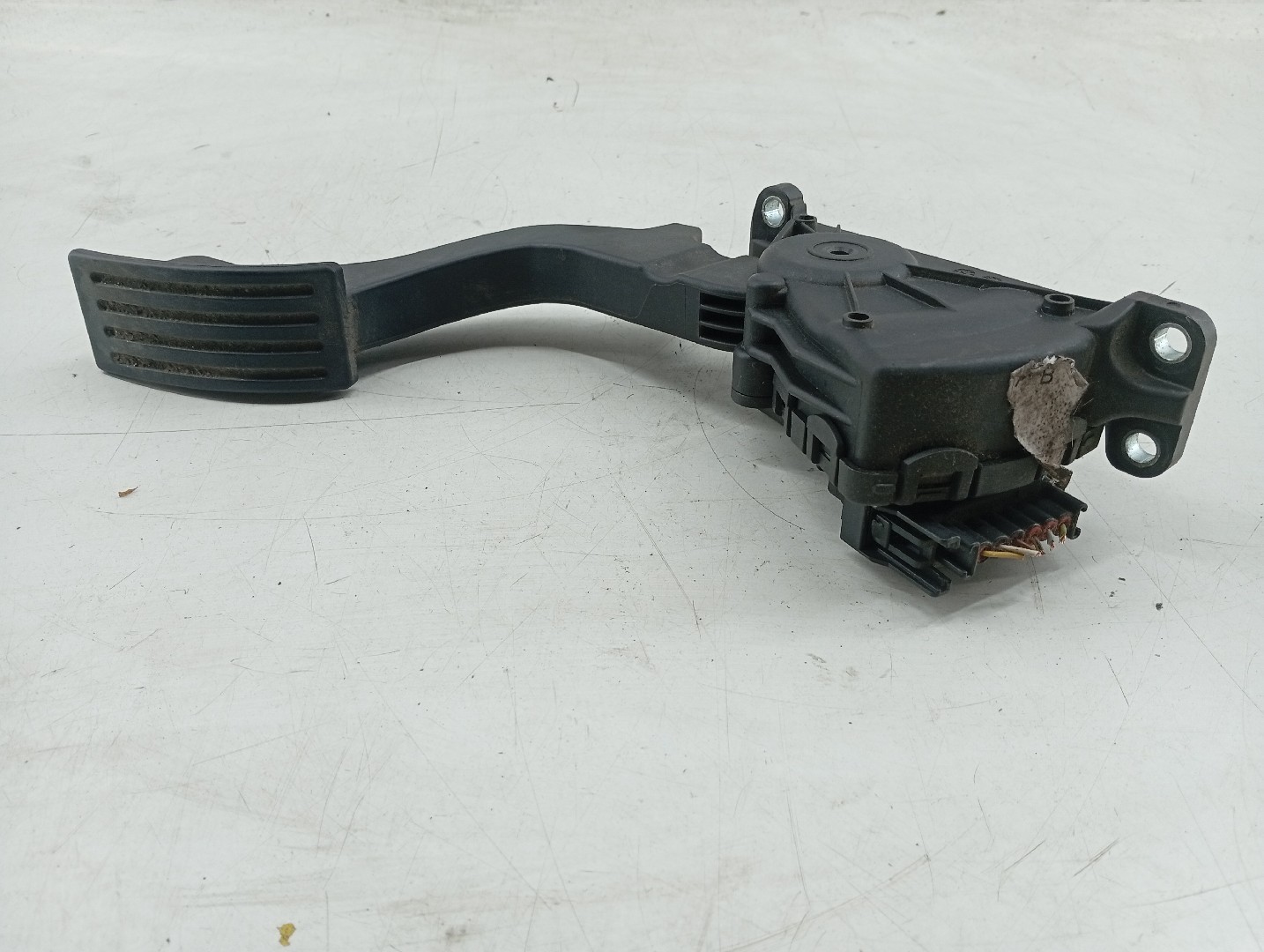 Pedal acelerador FORD FOCUS II (DA_, HCP, DP) | 04 - 13