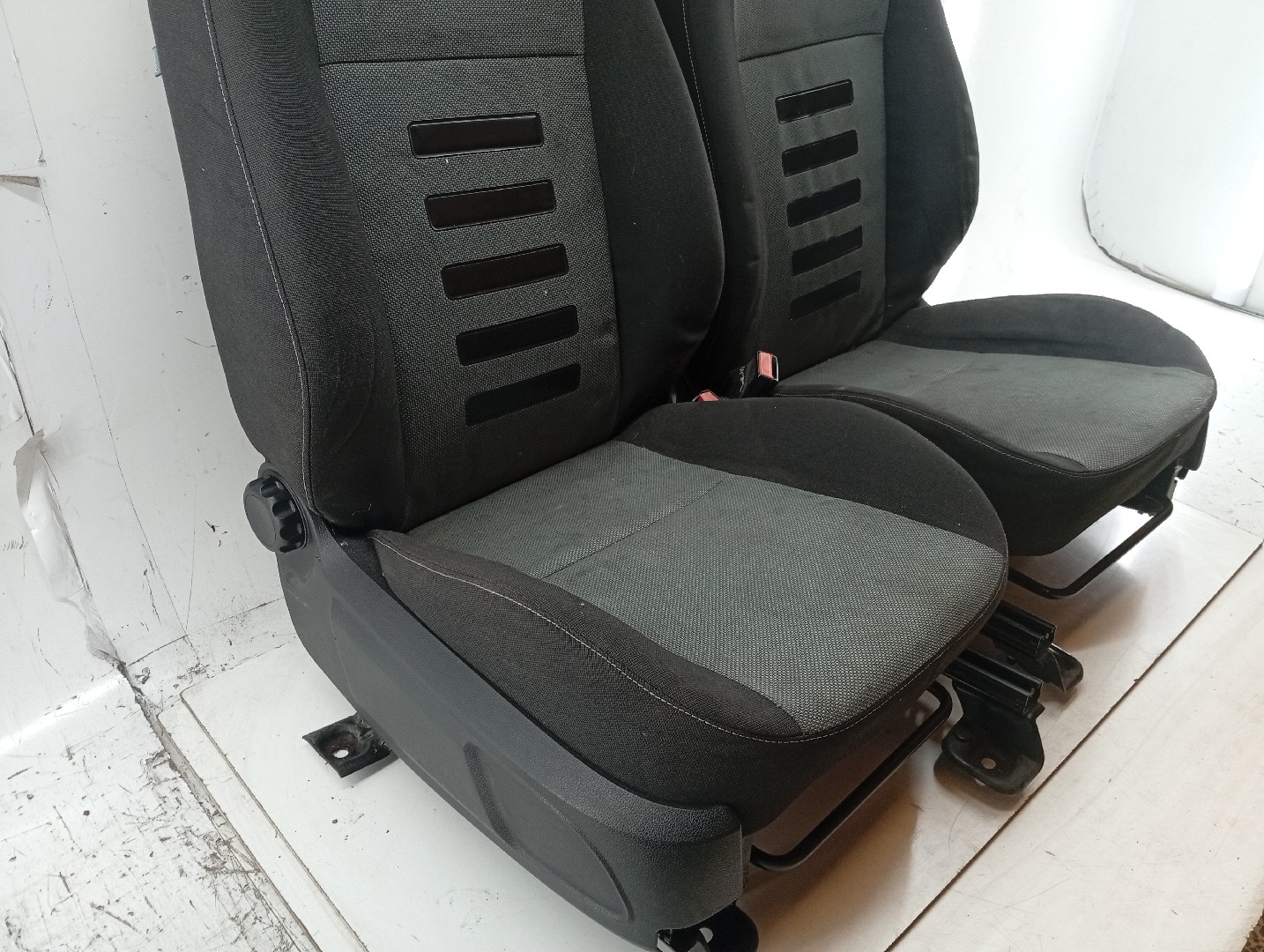 Bancos Frente FORD FOCUS II (DA_, HCP, DP) | 04 - 13 Imagem-3