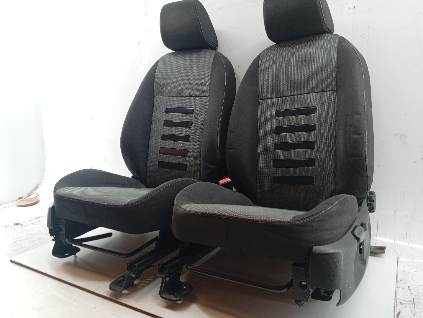 Bancos Frente FORD FOCUS II (DA_, HCP, DP) | 04 - 13 Imagem-5