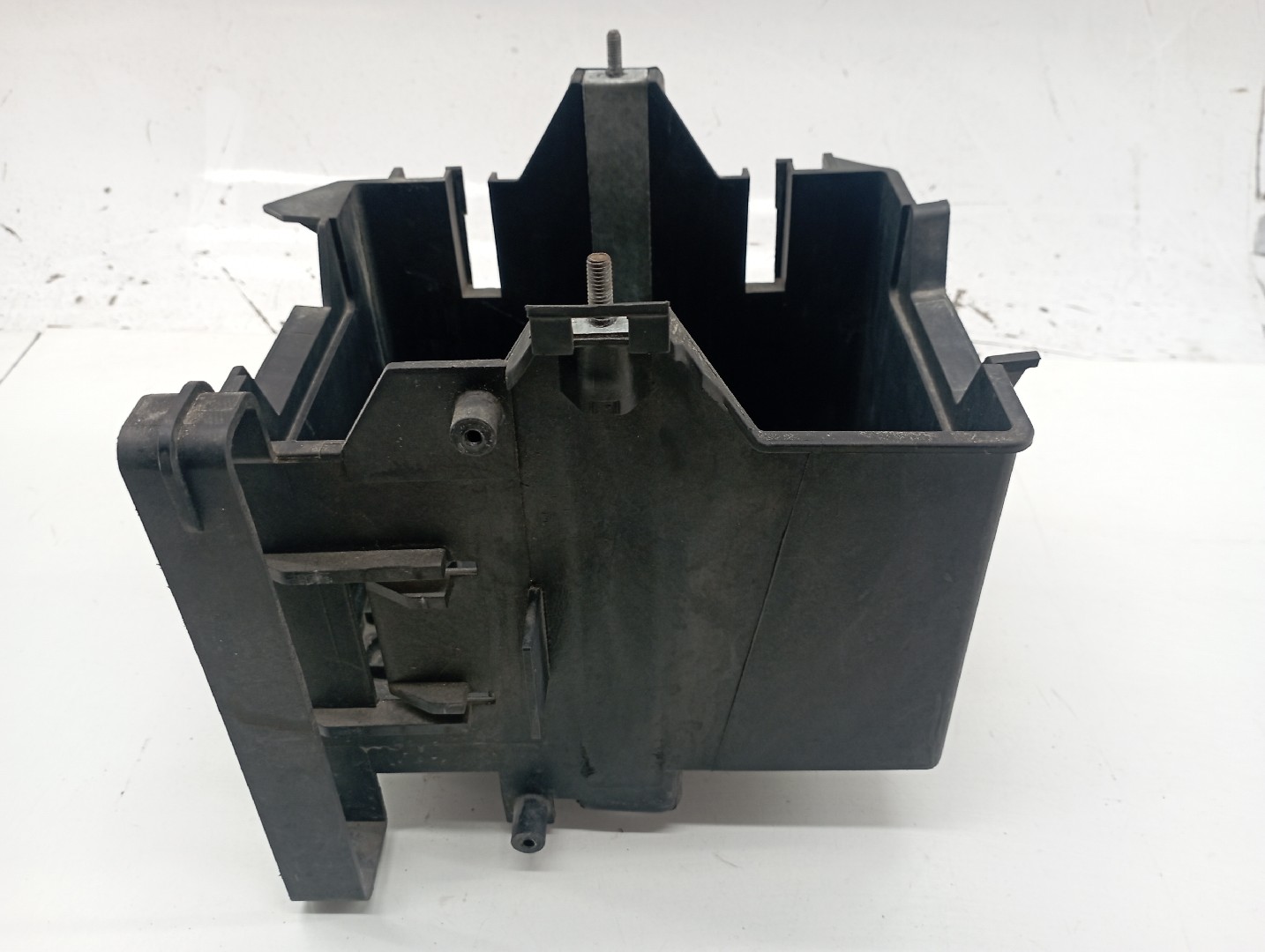 Caixa de suporte da bateria MAZDA 2 (DY) | 03 - 07 Imagem-1