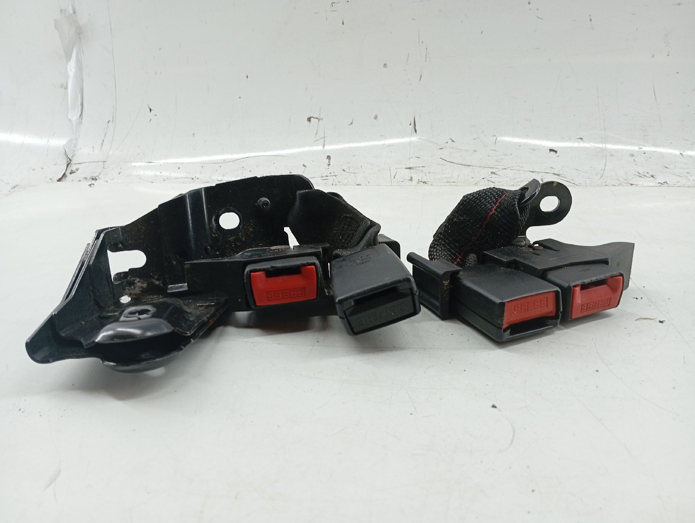 Encaixe cinto traseiro RENAULT MODUS / GRAND MODUS (F/JP0_) | 04 - 