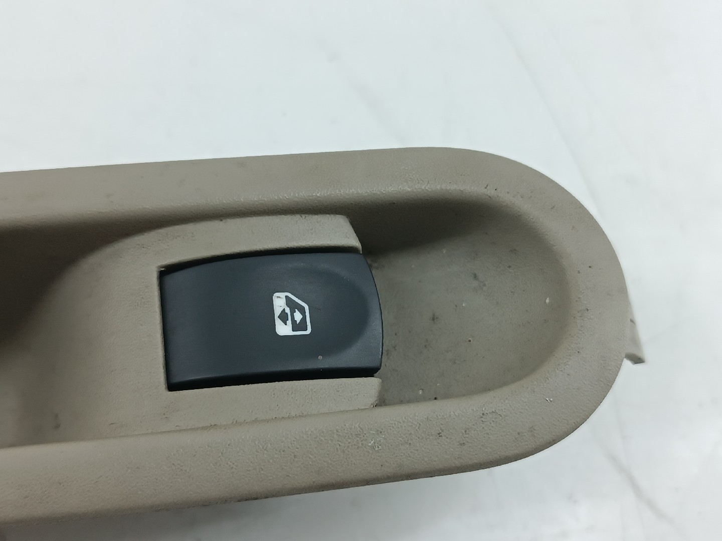 Comutador de vidro traseiro direito RENAULT MODUS / GRAND MODUS (F/JP0_) | 04 -  Imagem-4