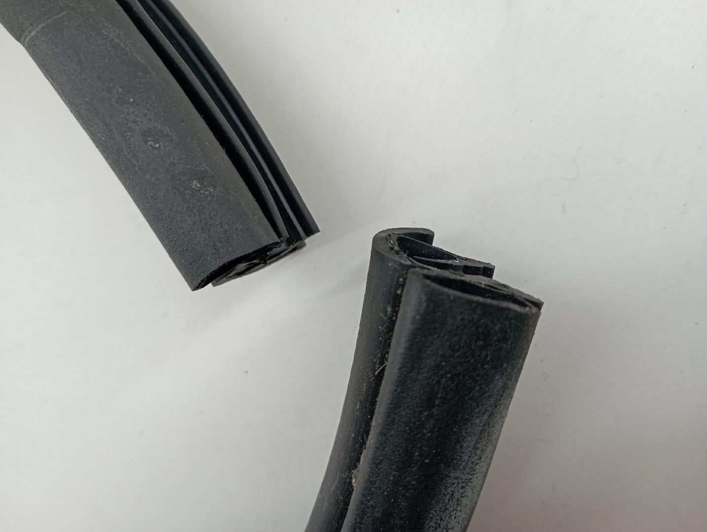Borracha Porta Tras Direito MAZDA 2 (DY) | 03 - 07 Imagem-1