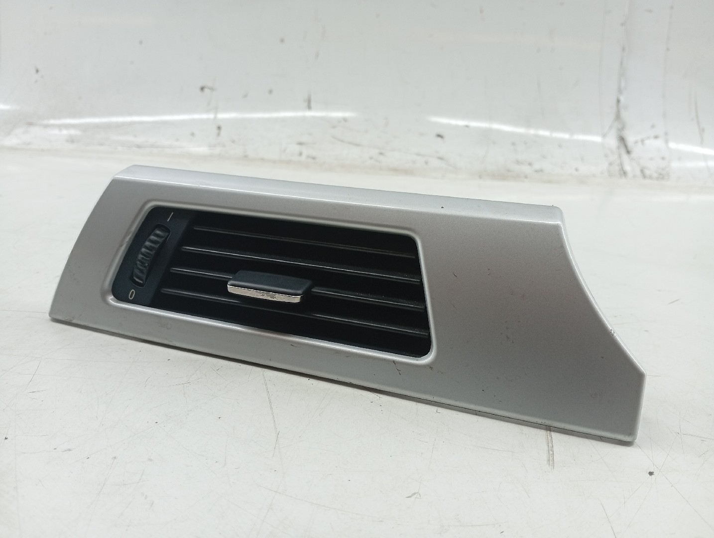 Difusor de ar esquerdo BMW 3 Coupé (E92) | 05 - 13 Imagem-1
