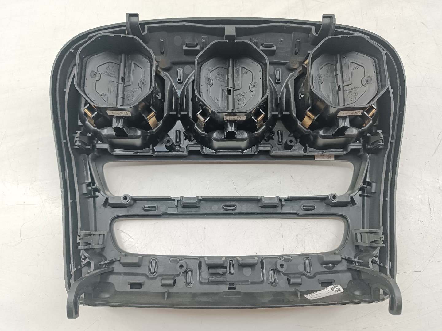 Moldura de consola central MERCEDES-BENZ C-CLASS (W205) | 13 - 