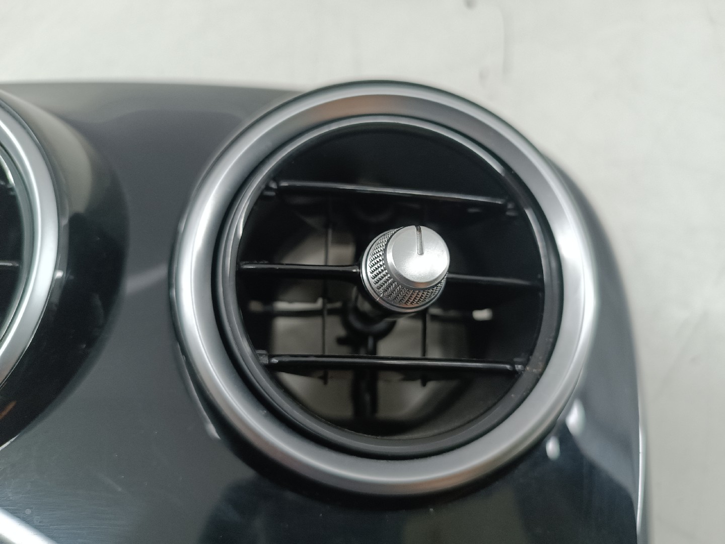 Moldura de consola central MERCEDES-BENZ C-CLASS (W205) | 13 -  Imagem-4