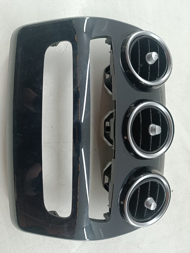 Moldura de consola central MERCEDES-BENZ C-CLASS (W205) | 13 -  Imagem-7